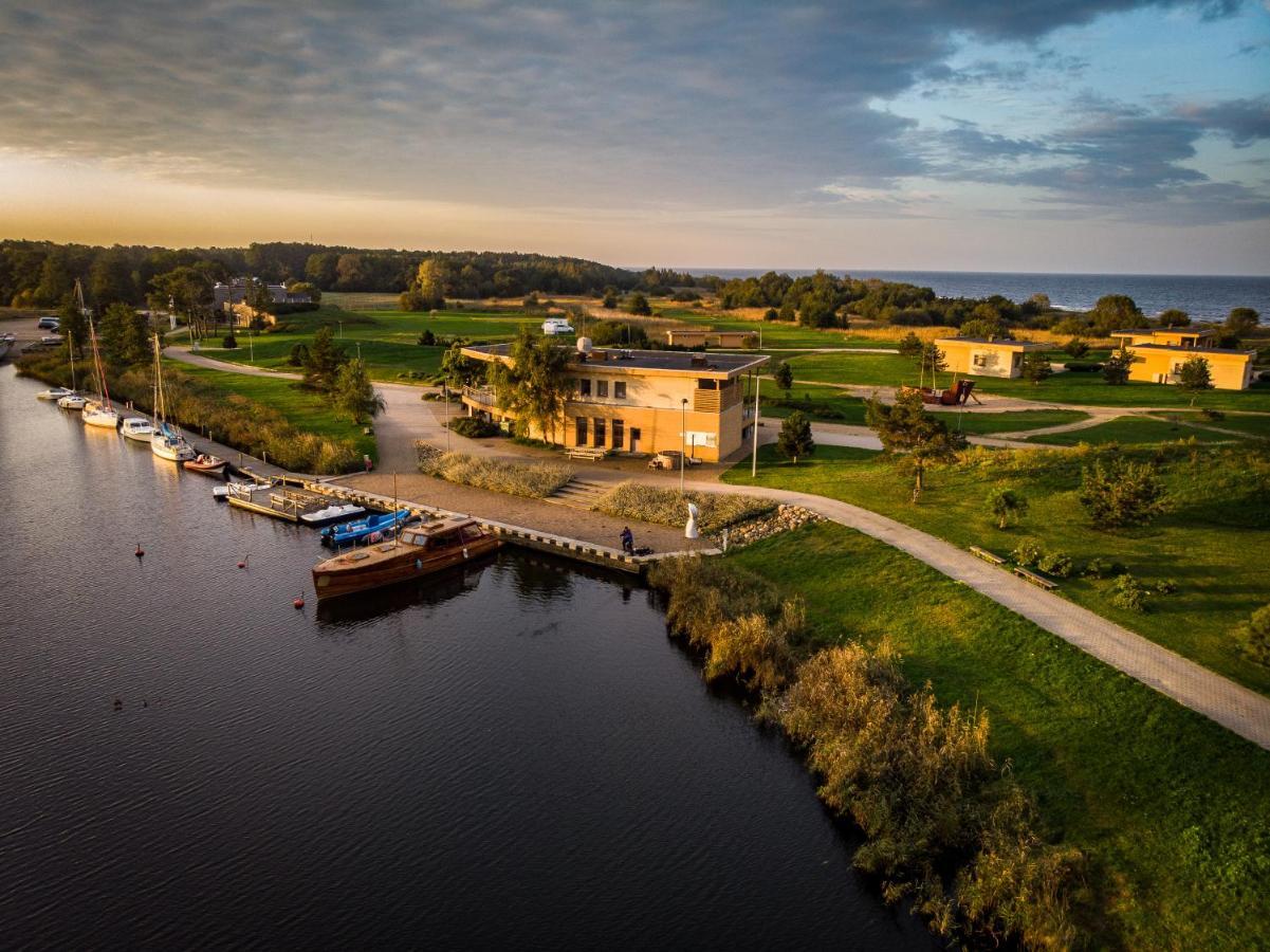 Hotel Kapteinu Osta Salacgrīva Esterno foto