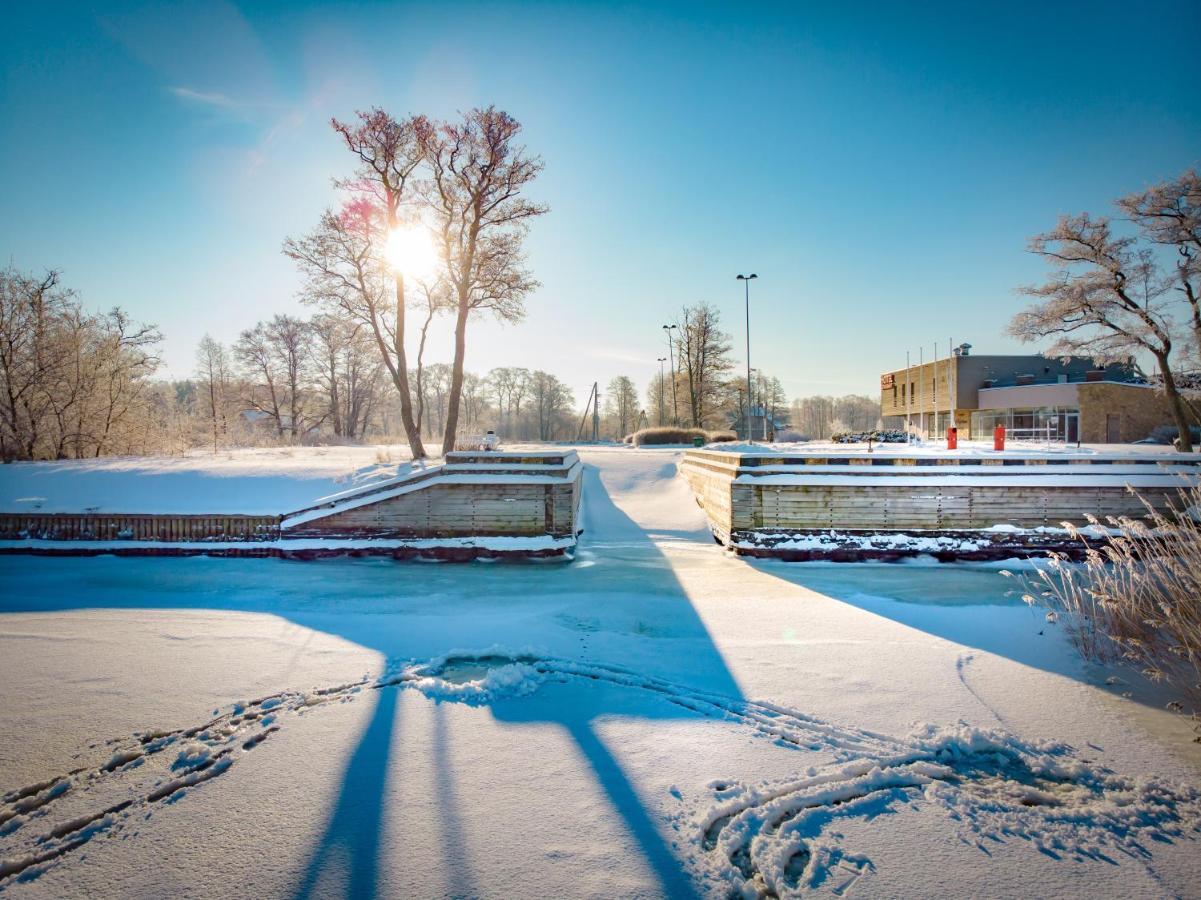 Hotel Kapteinu Osta Salacgrīva Esterno foto